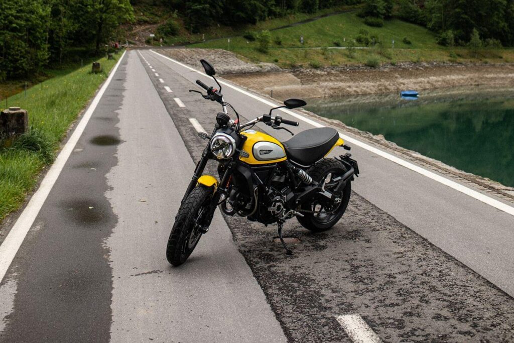 pexels-naomi-salome-10660495